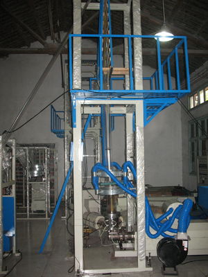 China máquina que sopla del mini bolso material del apretón de 500m m PE para el bolso de la cremallera proveedor